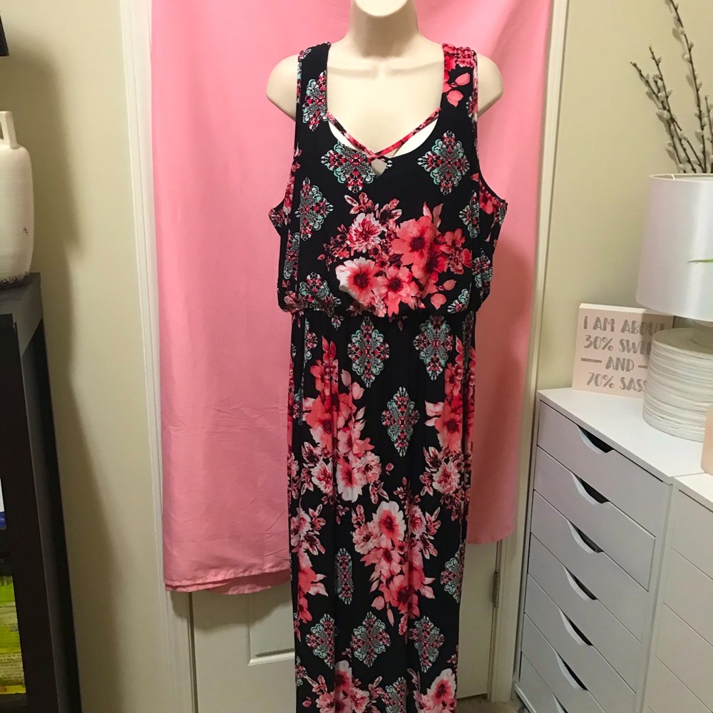 Sleeveless gathered floral maxi dress -3X